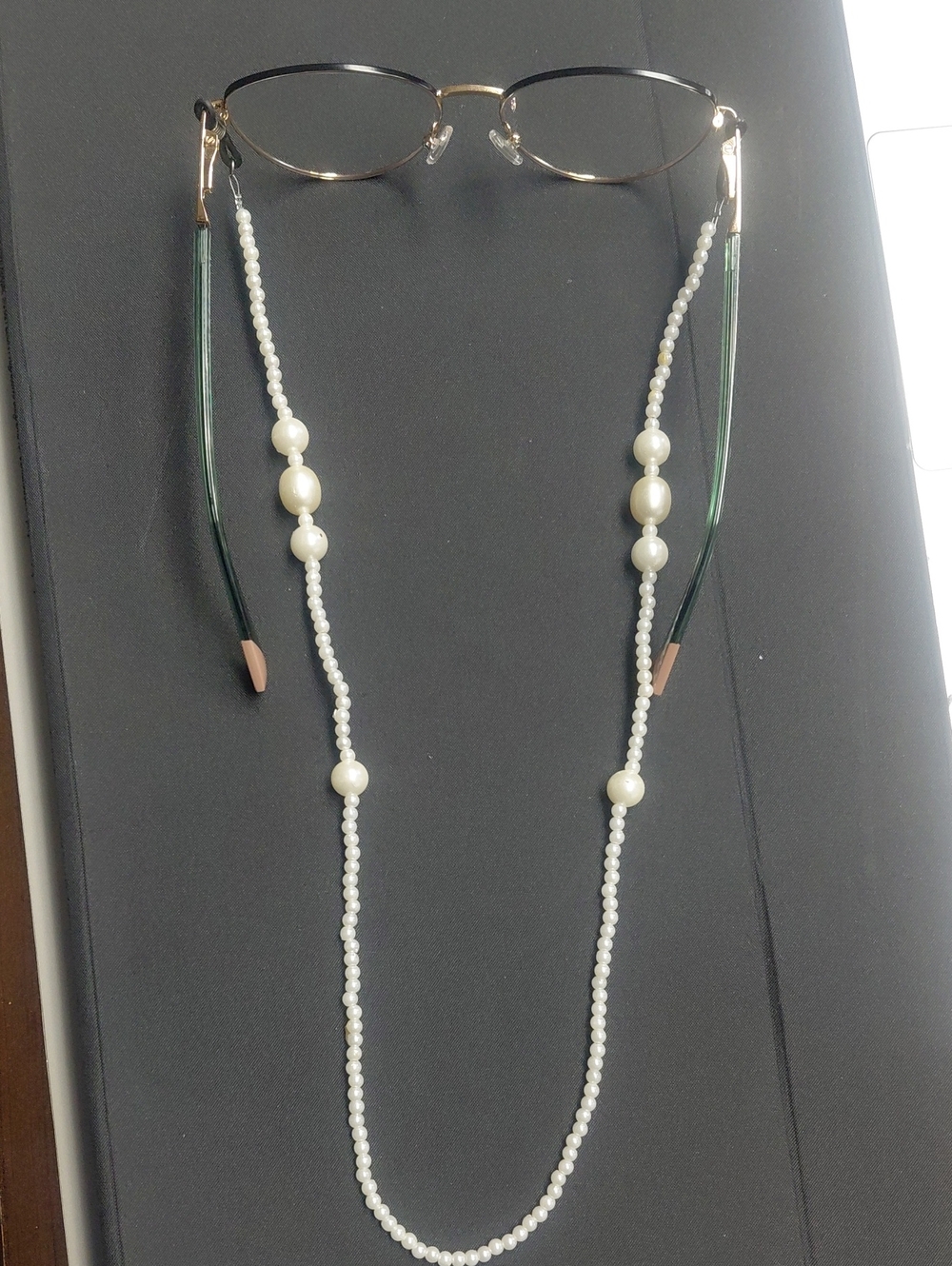 Pearl Beaded Eyeglass Chain - White